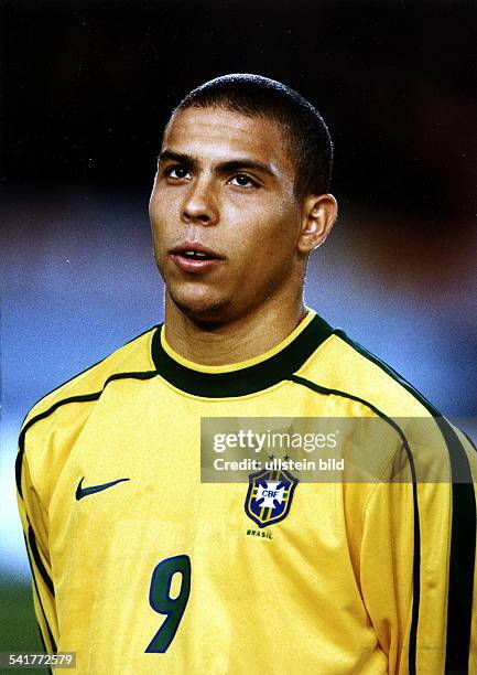 2 396 Nazario Ronaldo Stock Photos High Res Pictures And Images 2-396-nazario-ronaldo-stock-photos-high-res-pictures-and-images