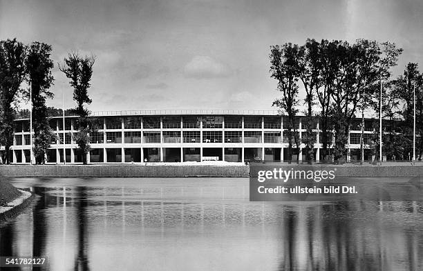 Austria, Wien - "Praterstadion" at "Spiegelsee", today "Ernst Happel Stadion", Architect: Roland Rainer - Vintage property of ullstein bild