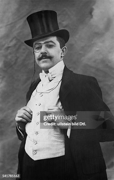 Parcel Detectives 1,318 French Detective Stock Photos, High-Res Pictures, and Images ...