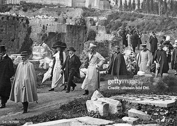 Prussia, Wilhelm of - Crown Prince, German EmpireFriedrich Wilhelm Victor August Ernst of Prussia *06.05.1882-+- visiting an amphitheatre in Italy...