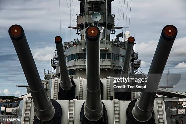 oahu hawaii - battleship stock pictures, royalty-free photos & images