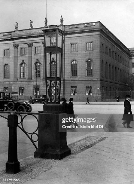 German Empire Kingdom Prussia - Brandenburg Provinz - Berlin: latern in the street "Unter den Linden" - Photographer: Zander & Labisch- Published by:...