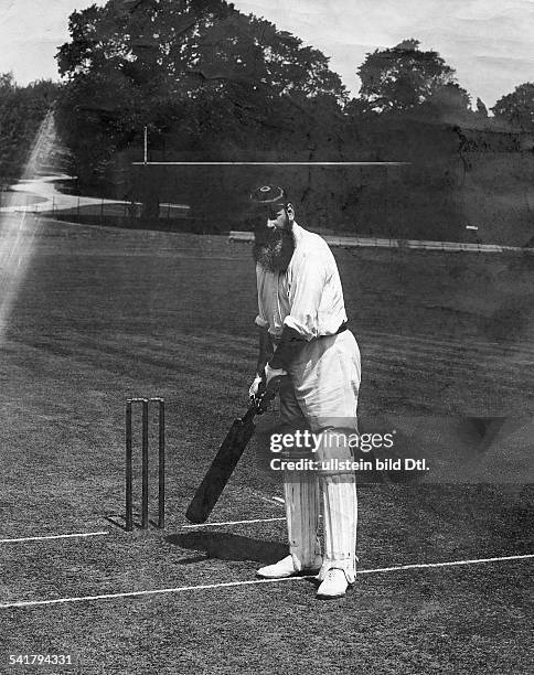 Grace, William Gilbert - Cricketer, Great Britain*18.07.1848-+on the pitch - Photographer: Bolak- Published by: 'Berliner Illustrirte Zeitung'...