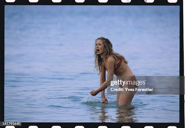 Darmen zwaar Bijproduct French actress Julie Delpy baths on the set of the movie Homo Faber,... News Photo - Getty Images Darmen zwaar Bijproduct French actress Julie Delpy baths on the set of the movie Homo Faber,... News Photo - Getty Images