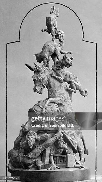 German Empire - Hanseatic city Bremerhaven - Sculptur of the "Bremer Stadtmusikanten" at the cellar of a town hall in Bremen. - Photographer: Hans...