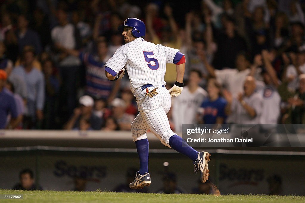 Los Angeles Dodgers v Chicago Cubs