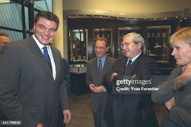 David Douillet était bien entendu l'invite vedette de cette inauguration. Avec Bertrand Delanoë, Jean-Paul Huchon et Marie-George Buffet.