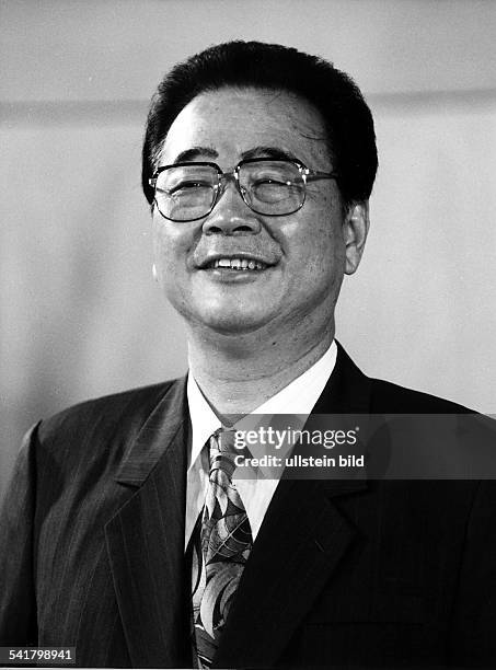 Politiker, VR China- seit 1987 Ministerpräsident