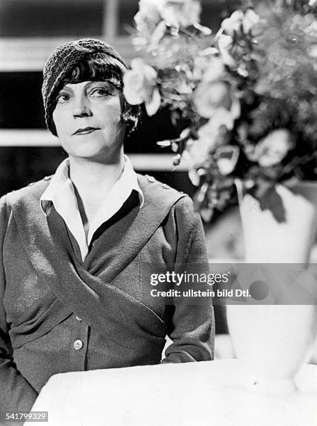 Nielsen, Asta - Actress, Denmark - *11.09.1881-+ Scene from the movie 'Unmoegliche Liebe ' Directed by: Erich Waschneck Germany 1932 Produced by:...