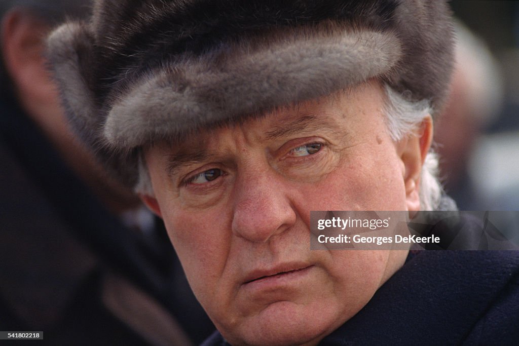 Eduard Shevardnadze Returns to Georgia