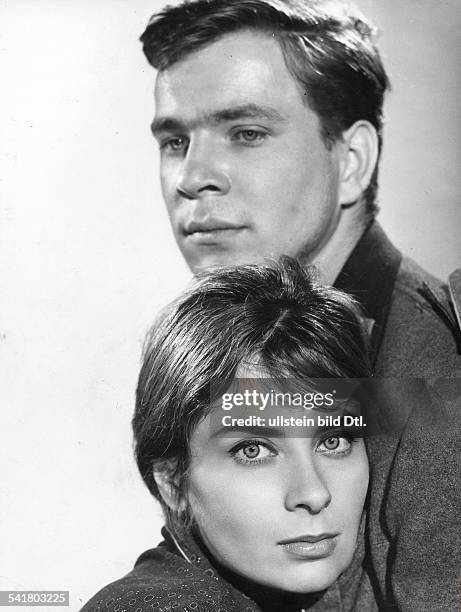 Götz George*-Schauspieler, Dmit Juliette Mayniel in einer Szene des Films `Kirmes'Regie: Wolfgang StaudteBRD 1960