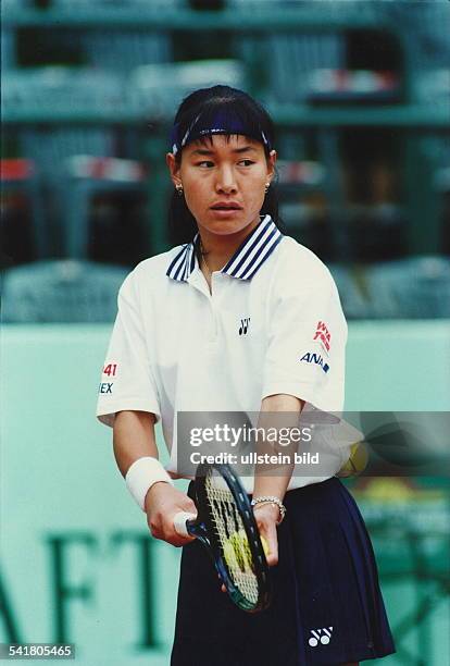 1970Tennisspielerin, Japan- `German Open' 1995 in Berlin: beimAufschlag