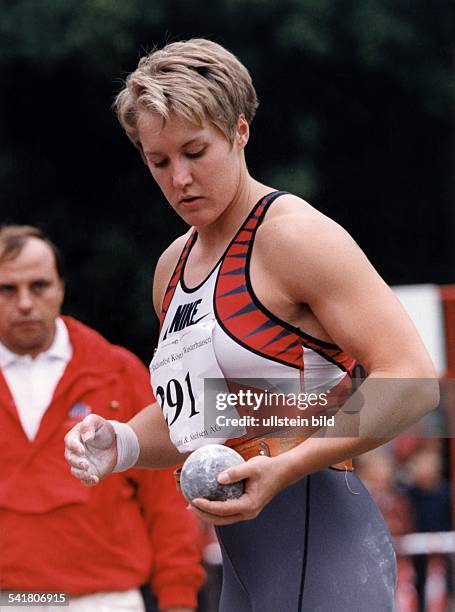 Astrid KumbernussSportlerin, Leichtathletik, Kugelstossen, Dbeim 2. Stadionfest Königswusterhausen im Rahmen der ISTAF Berlin-