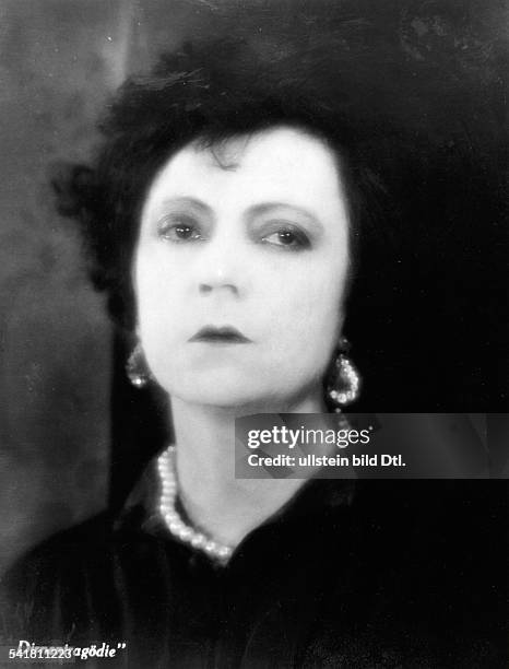 Nielsen, Asta - Actress, Denmark - *11.09.1881-+ Scene from the movie 'Dirnentragoedie' Directed by: Bruno Rahn Germany 1927 Produced by:...