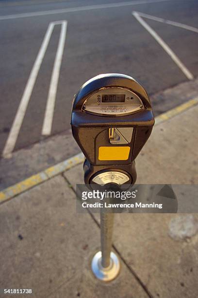 city parking meter - パーキングメーター ストックフォトと画像