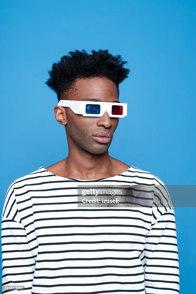 Afro-american Junge mit 3d Brille