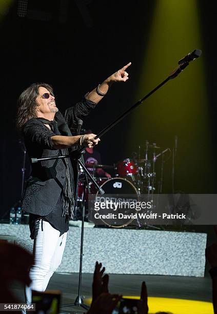 Kelly Hansen from Foreigner performs at Folies Bergeres on June 20, 2016 in Paris, France.