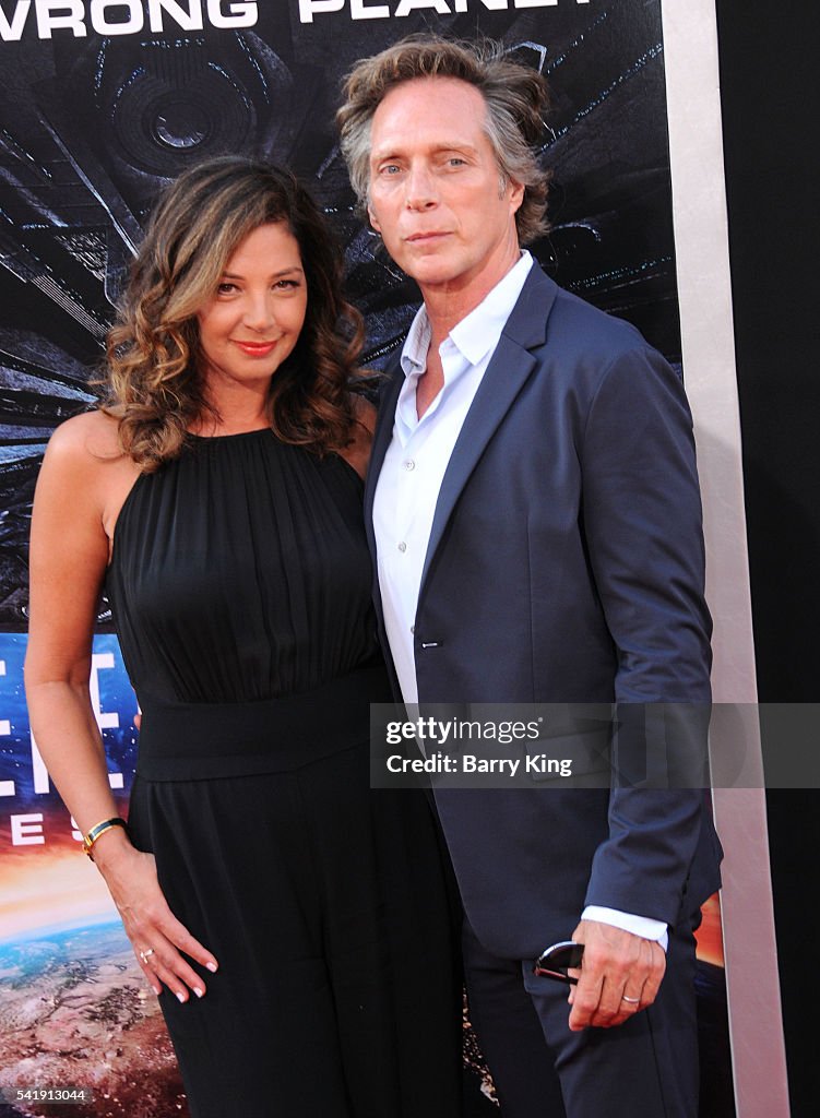Actress Kymberly Kalil and actor William Fichtner attend the premiere