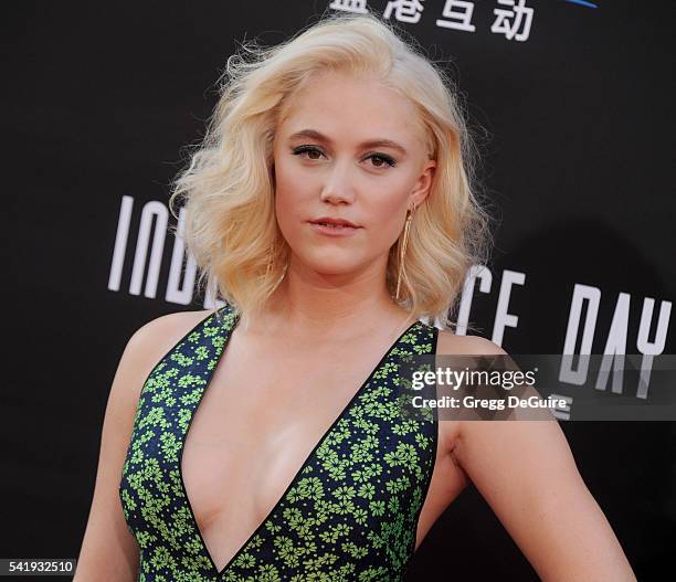 Actress Maika Monroe arrives at the premiere of 20th Century Fox's "Independence Day: Resurgence" at TCL Chinese Theatre on June 20, 2016 in...