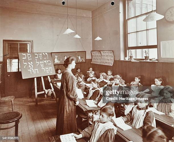Melamed Hebrew Teacher Photos and Premium High Res Pictures - Getty Images
