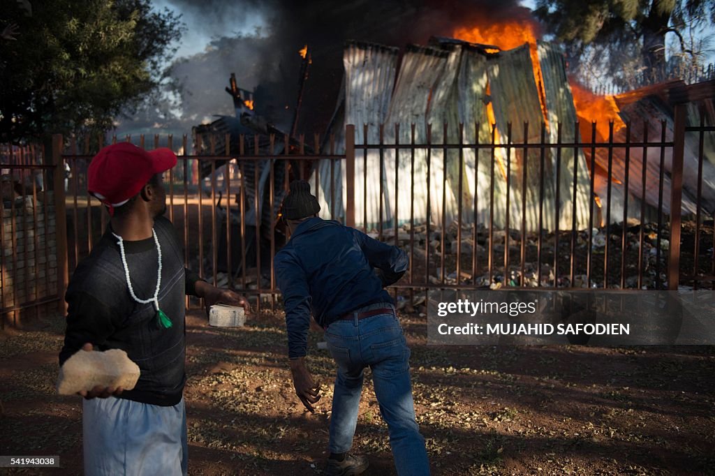 SAFRICA-POLITICS-ELECTIONS-PROTEST