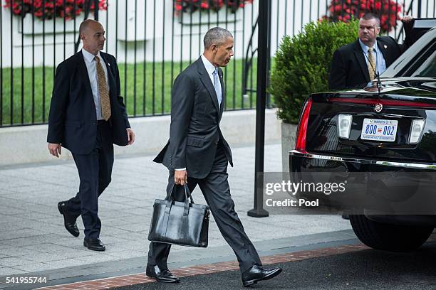 Obama Walter Reed 59 Obama Departs White House For Walter Reed Medical Center Stock ...
