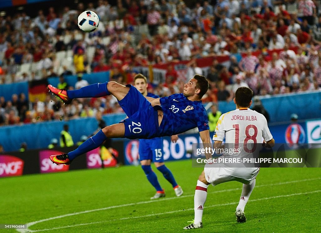 TOPSHOT-FBL-EURO-2016-MATCH32-CRO-ESP