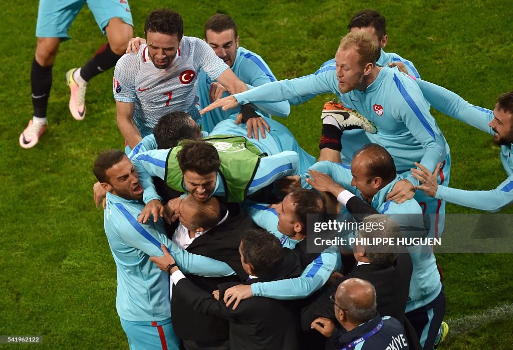 FBL-EURO-2016-MATCH31-CZE-TUR