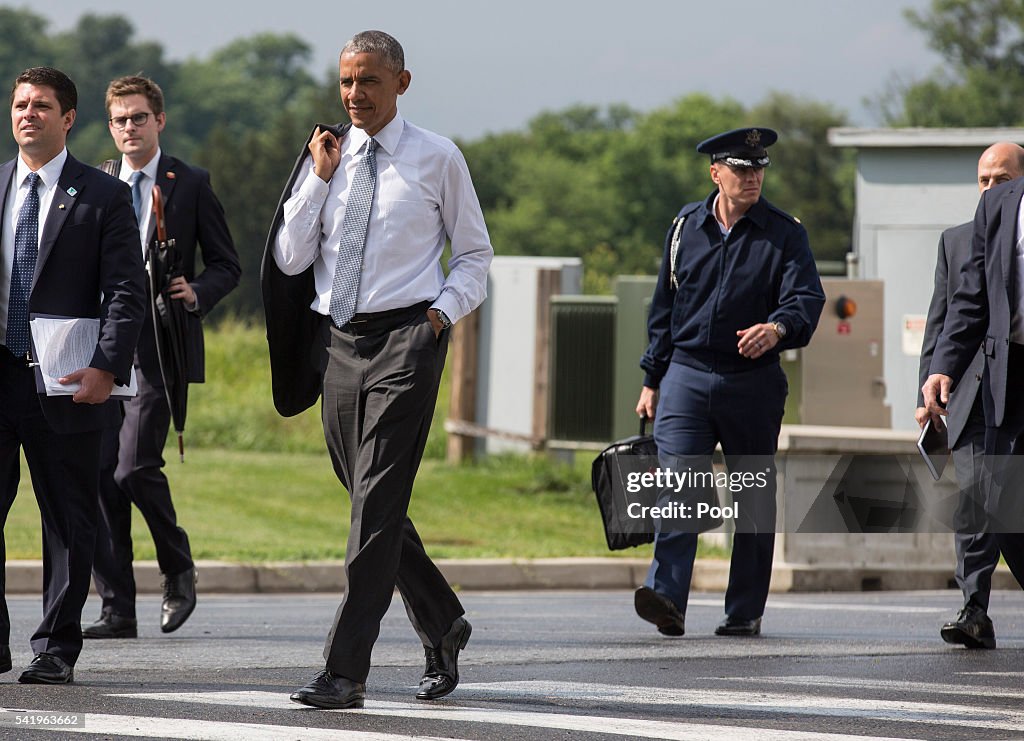 Obama Walter Reed U.S. President Barack Obama walks to Marine One after visiting... News ...