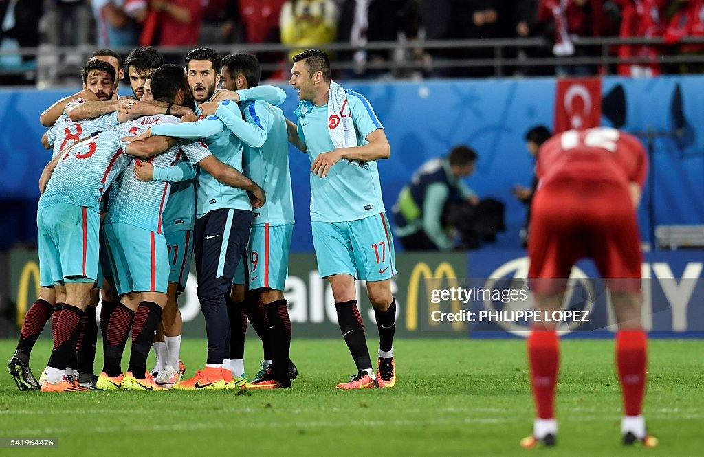 FBL-EURO-2016-MATCH31-CZE-TUR