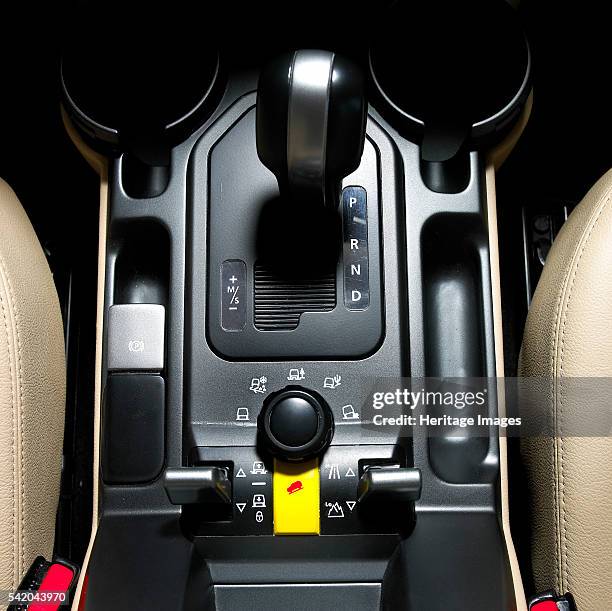 Centre console of a 2004 Landrover Discovery.