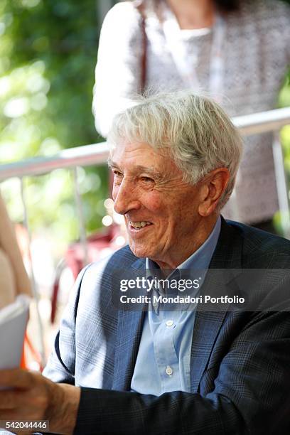 Lo scrittore e giornalista italiano Corrado Augias durante il suo intervento al XXIX Salone internazionale del libro di Torino. Lingotto Fiere, 15...