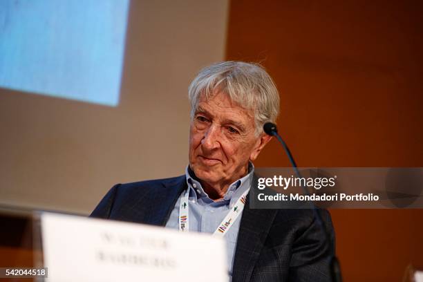 Lo scrittore e giornalista italiano Corrado Augias durante il suo intervento al XXIX Salone internazionale del libro di Torino. Lingotto Fiere, 15...