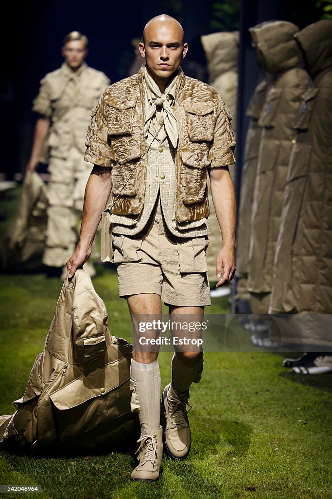 Moncler Gamme Bleu - Runway -  Milan Men's Fashion Week SS17