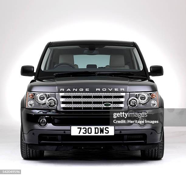 Black Range Rover Photos and Premium High Res Pictures - Getty Images