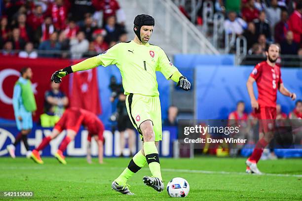 Petr Cech of the Czech Republic during the UEFA EURO 2016 Group D match between Czech Republic and Turkey at Stade Bollaert-Delelis on June 21, 2016...