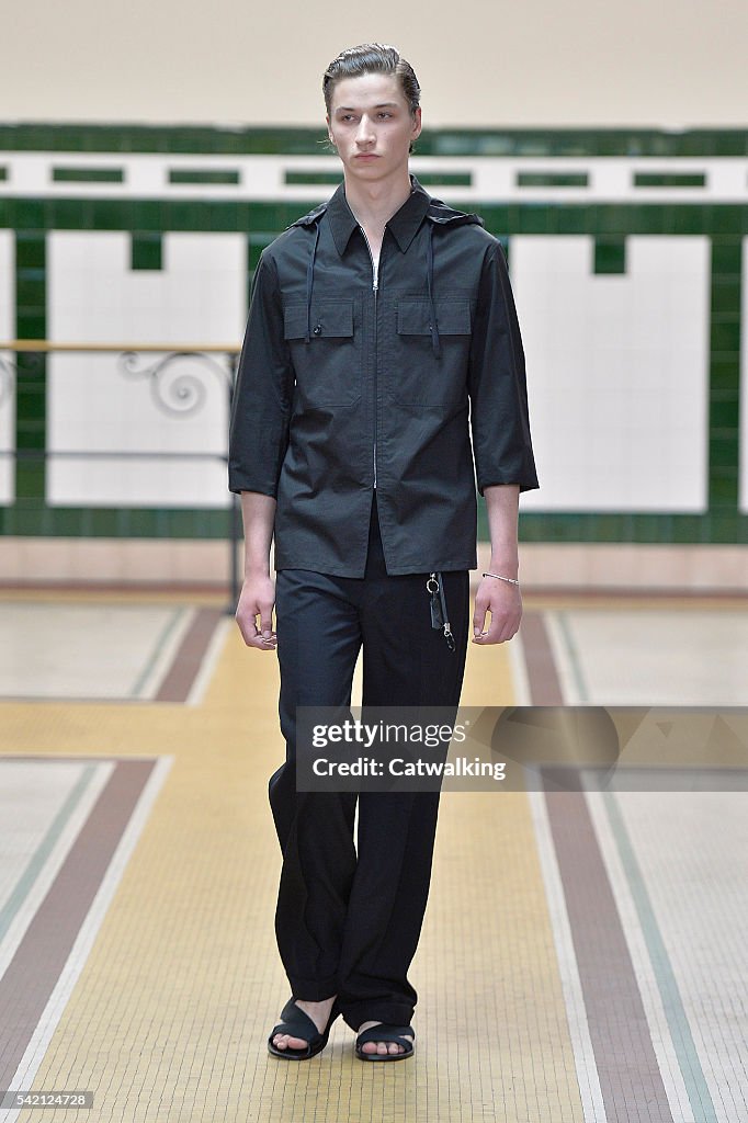 Lemaire - Mens Spring 2017 Runway - Paris Menswear Fashion Week