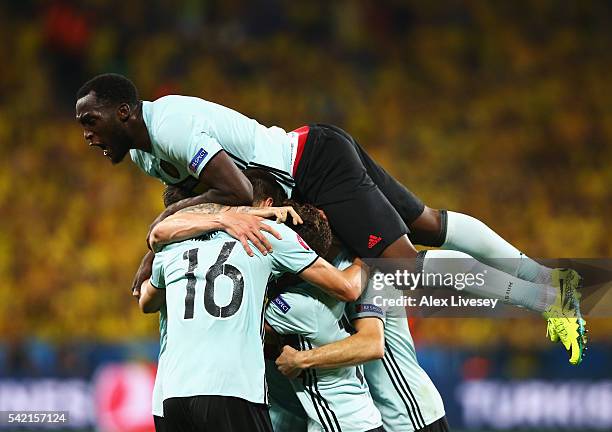 Romelu Lukaku of Belgium celebrates the goal scored by Radja Nainggolan of Belgium during the UEFA EURO 2016 Group E match between Sweden and Belgium...