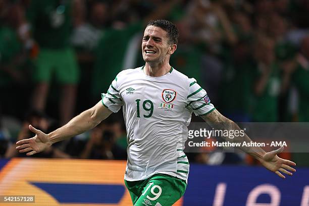 Robbie Brady of Ireland celebrates scoring a goal to make the score 0-1 during the UEFA EURO 2016 Group E match between Italy and Republic of Ireland...