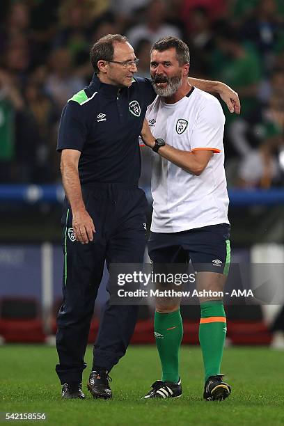 Republic of Ireland Head Coach / Manager Martin O'Neill celebrates with Assistant Roy Keane at the end of the UEFA EURO 2016 Group E match between...