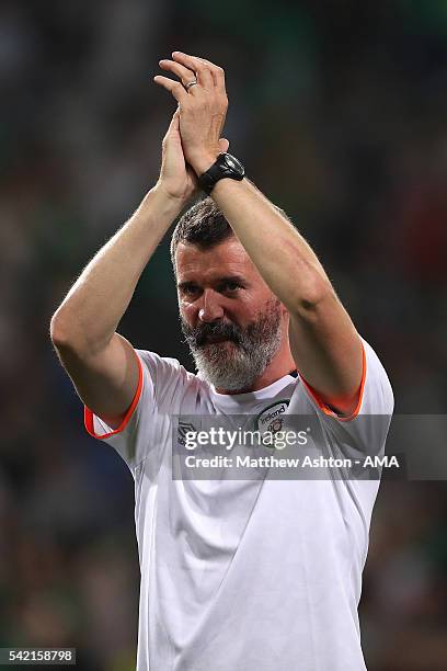 Republic of Ireland Assistant Coach Roy Keane applauds at the end of the UEFA EURO 2016 Group E match between Italy and Republic of Ireland at Stade...