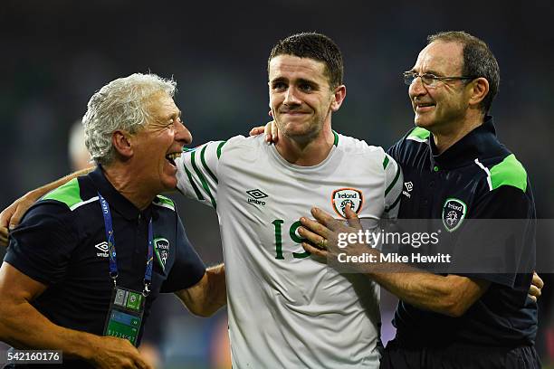 Robbie Brady of Republic of Ireland is congratulated by Martin O'Neill manager of Republic of Ireland after their team's 1-0 win in the UEFA EURO...