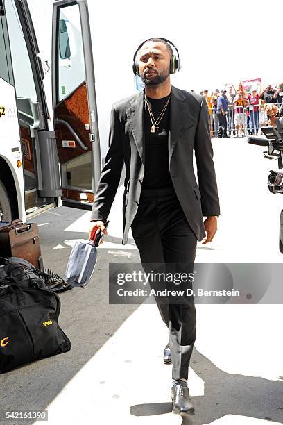 Mo Williams of the Cleveland Cavaliers arrives before the game against the Golden State Warriors during the 2016 NBA Finals Game Seven on June 19,...