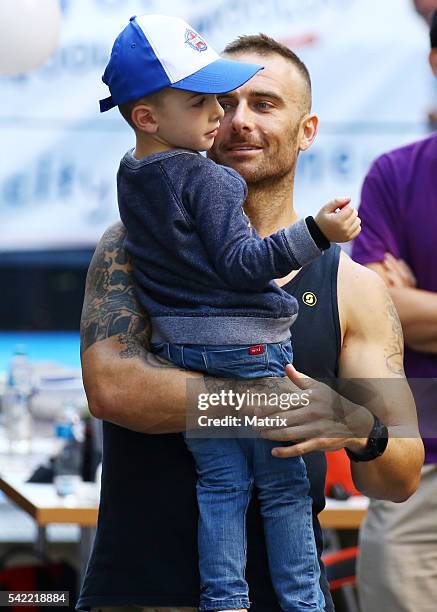 Commando Steve Steve Commando Willis Sighting Photos and Premium High Res Pictures ...