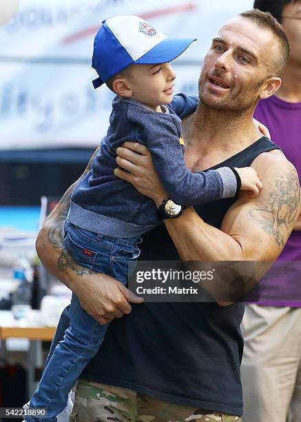 Commando Steve Steve Commando Willis Sighting Photos and Premium High Res Pictures ...