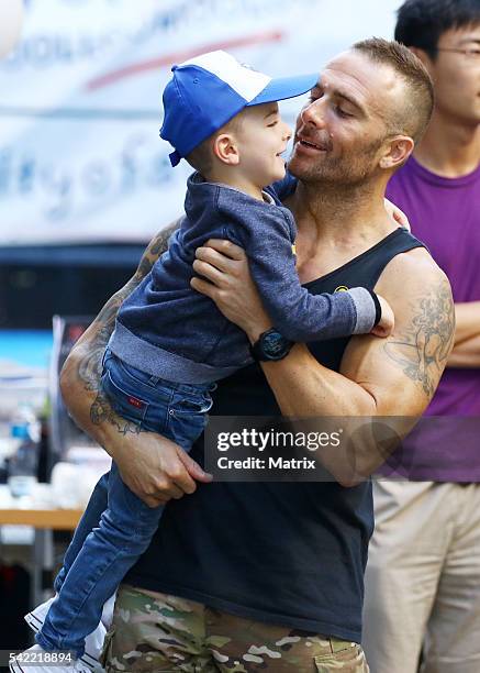 Commando Steve Steve Commando Willis Sighting Photos and Premium High Res Pictures ...