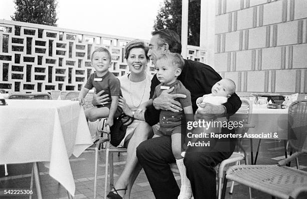 Mexican-American actor Anthony Quinn and his wife Jolanda Addolori with their children Francesco, Danny e Lorenzo. 1960s