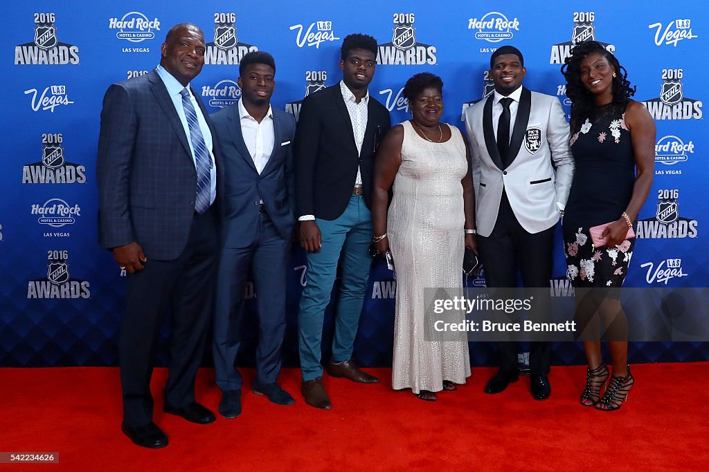 2016 NHL Awards - Red Carpet