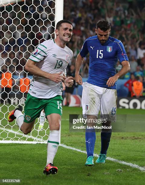 Robbie Brady of Republic of Ireland celebrates after he scores during the UEFA EURO 2016 Group E match between Italy and Republic of Ireland at Stade...