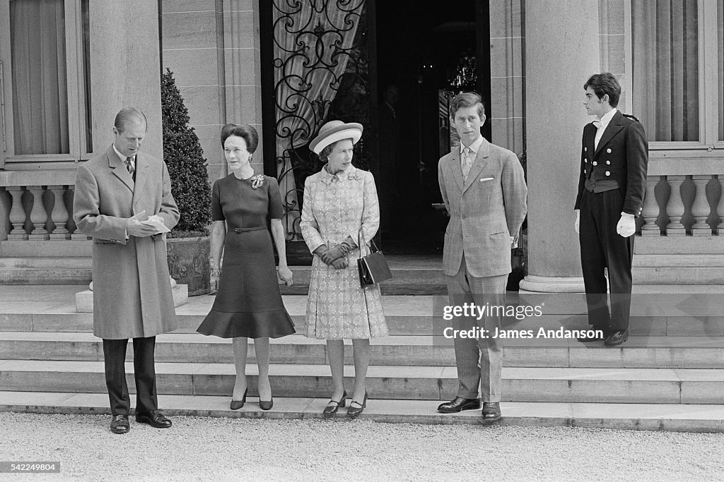 Queen Elizabeth II visits the Duchess of Windsor